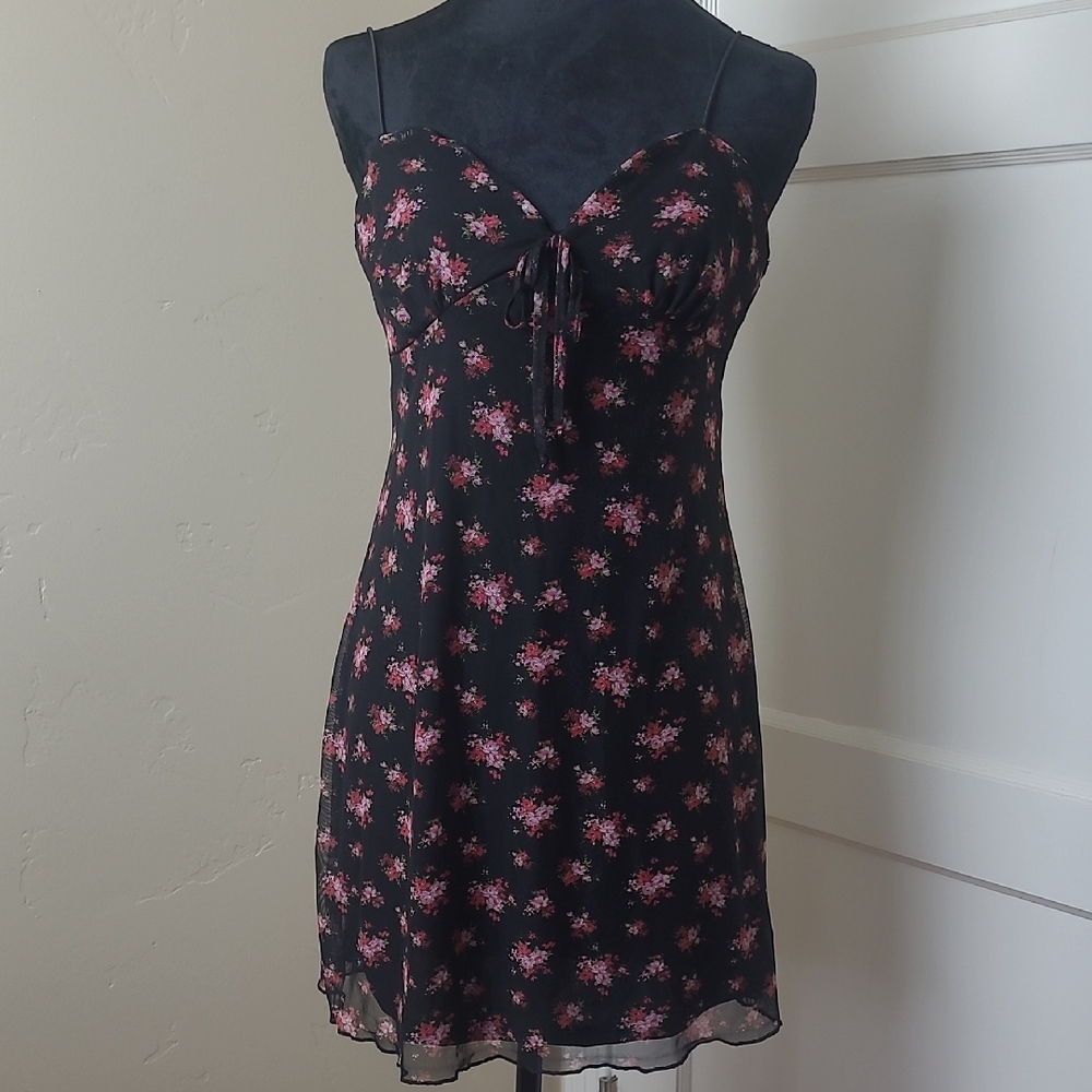 Forever 21 Dress | Floral Black and Pink Dress
